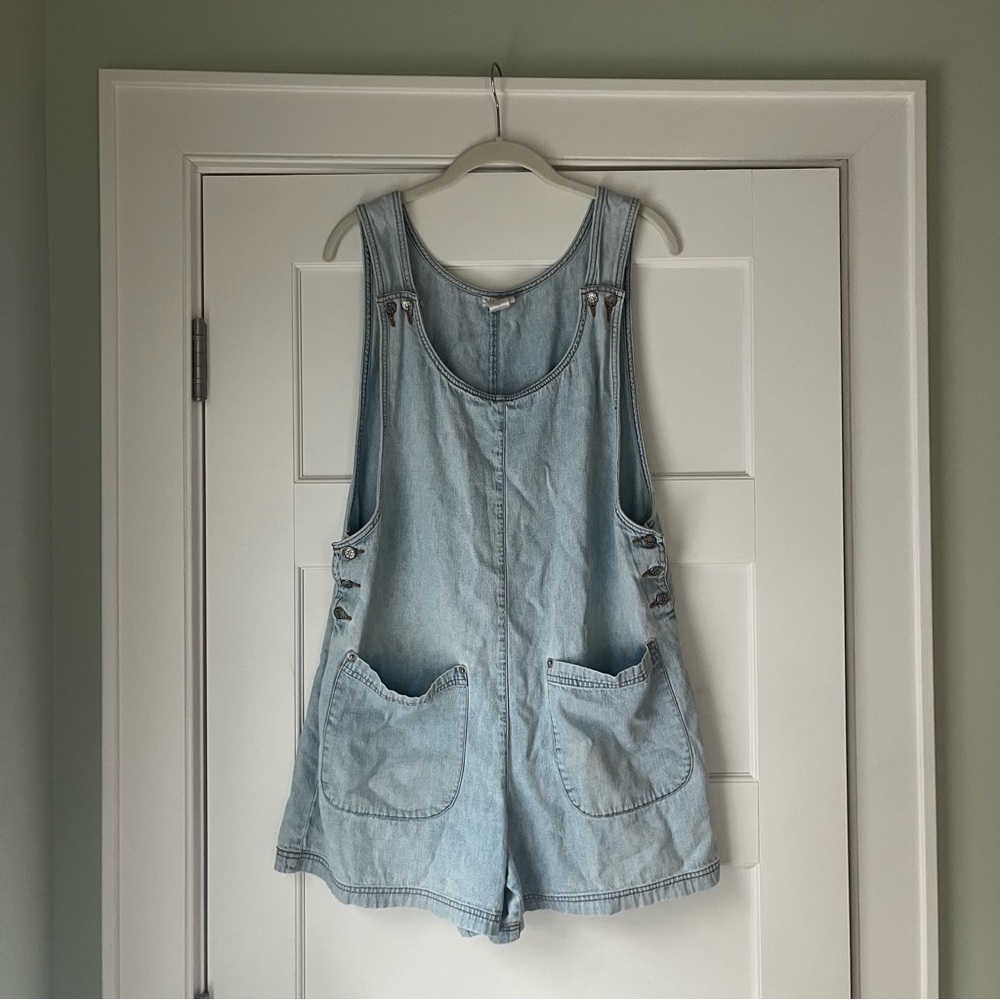 VINTAGE MODA INTL SHORTALLS - light wash denim - m